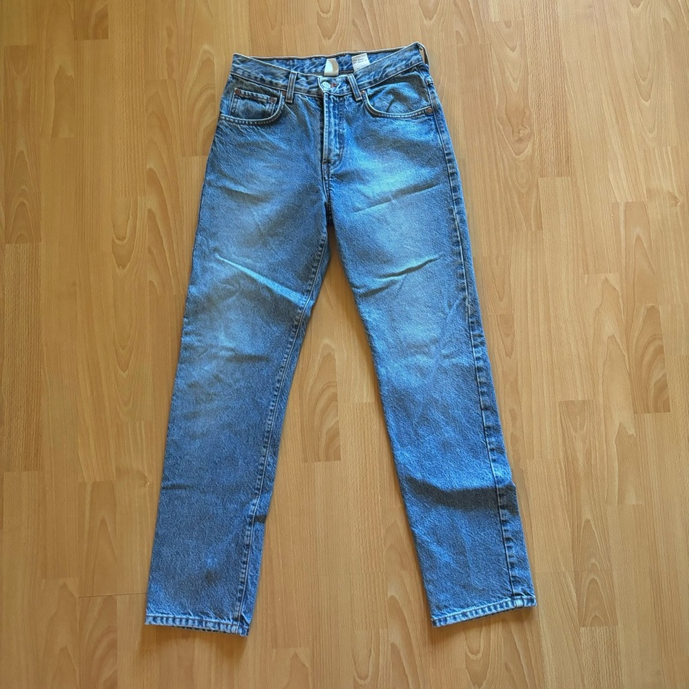 Lucky brand straight leg wash jeans.